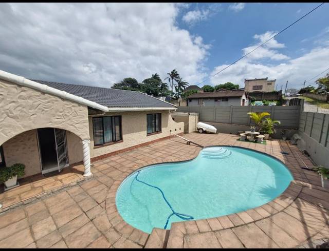 3 BEDROOM HOUSE FOR SALE IN SEA VIEW